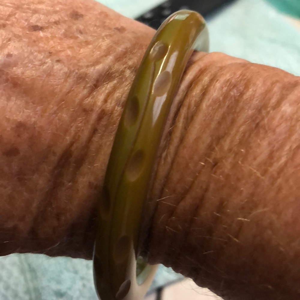 Authentic vintage Bakelite bracelet